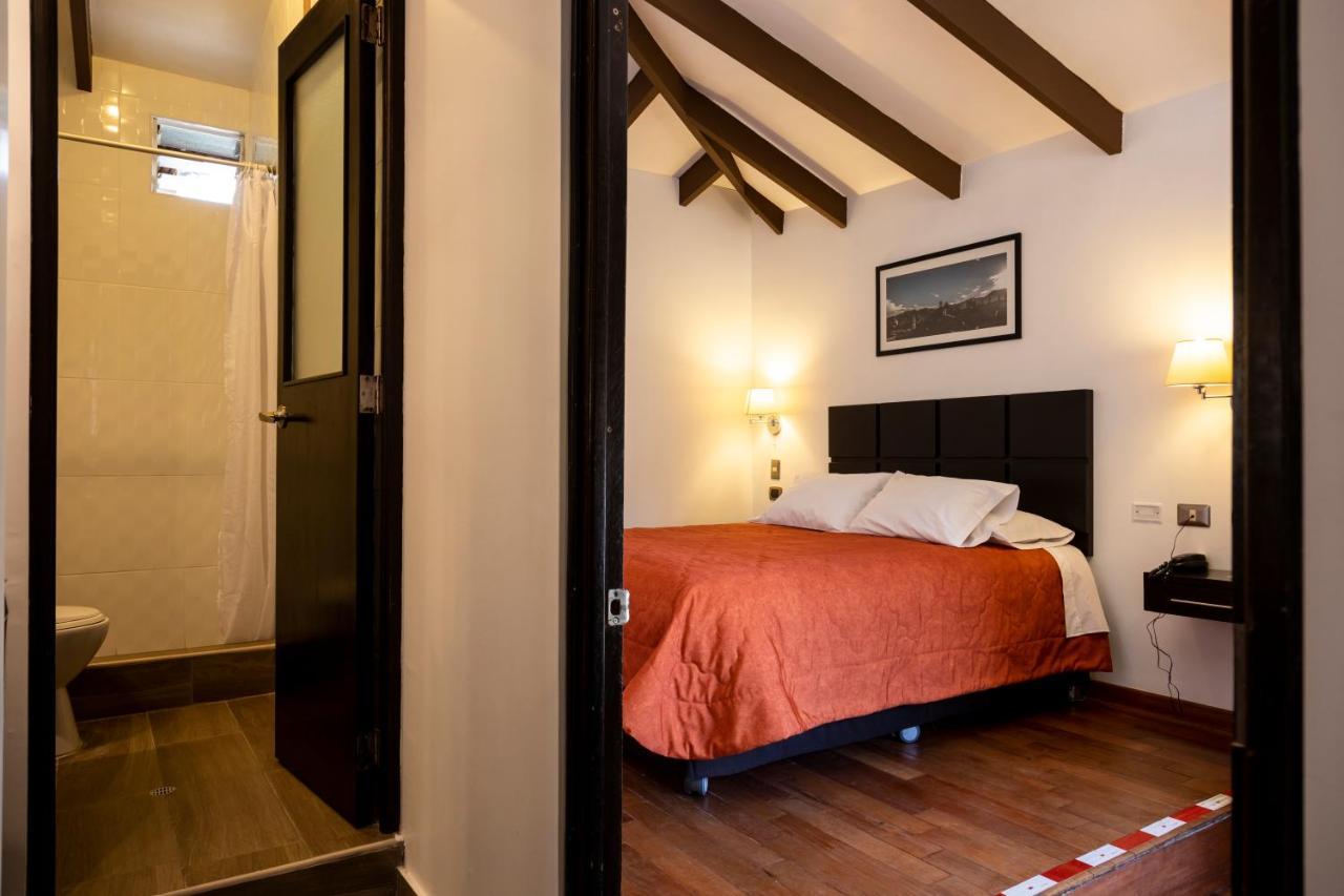 Hostal & Apartments El Triunfo Куско Екстер'єр фото