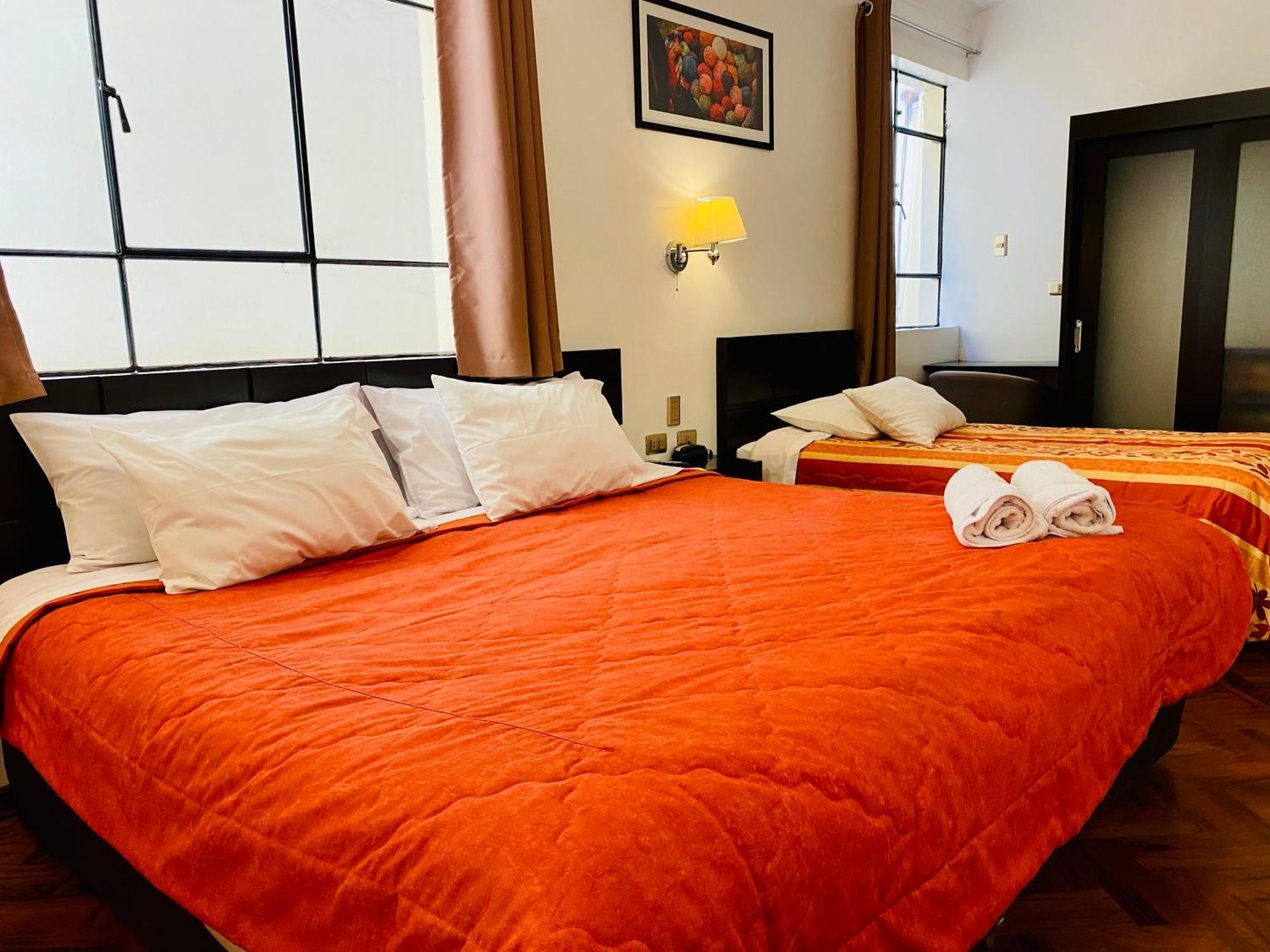 Hostal & Apartments El Triunfo Куско Екстер'єр фото