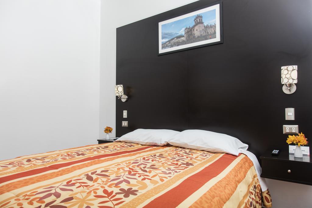 Hostal & Apartments El Triunfo Куско Екстер'єр фото