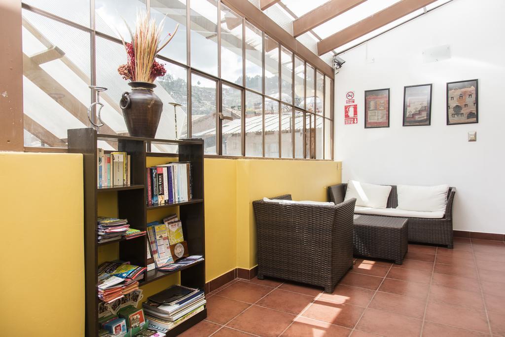 Hostal & Apartments El Triunfo Куско Екстер'єр фото